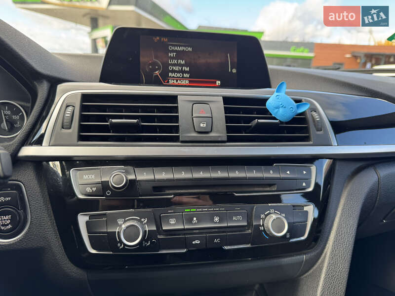 Седан BMW 3 Series 2017 в Хмельницком