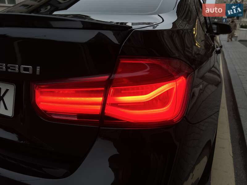 Седан BMW 3 Series 2018 в Киеве