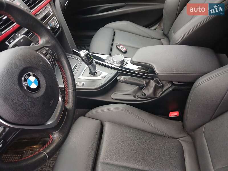 Седан BMW 3 Series 2017 в Киеве
