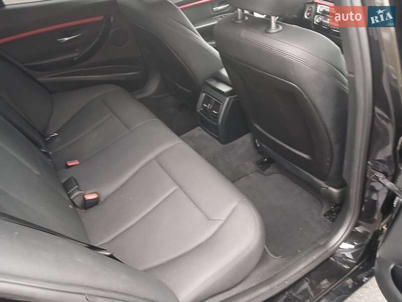 Седан BMW 3 Series 2017 в Киеве