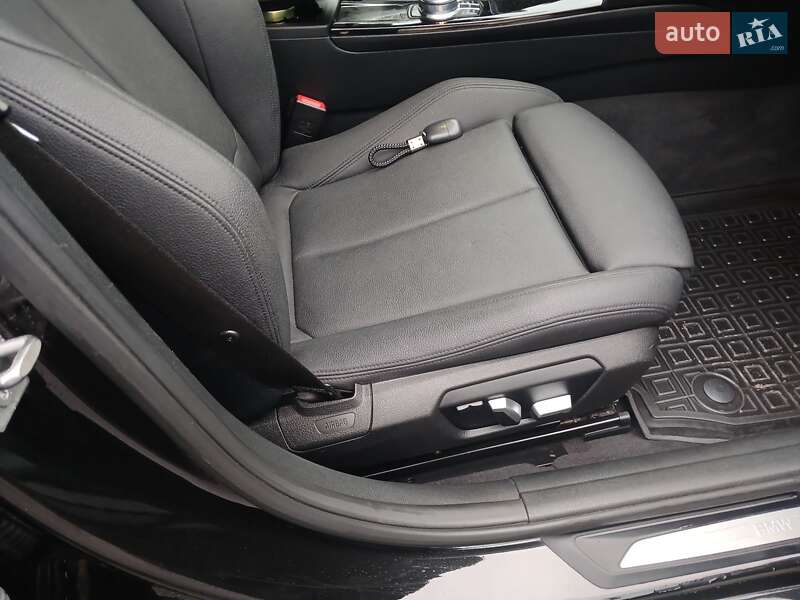 Седан BMW 3 Series 2017 в Киеве