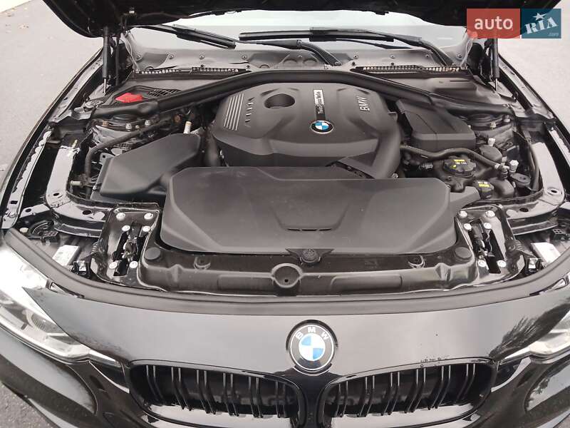 Седан BMW 3 Series 2017 в Киеве