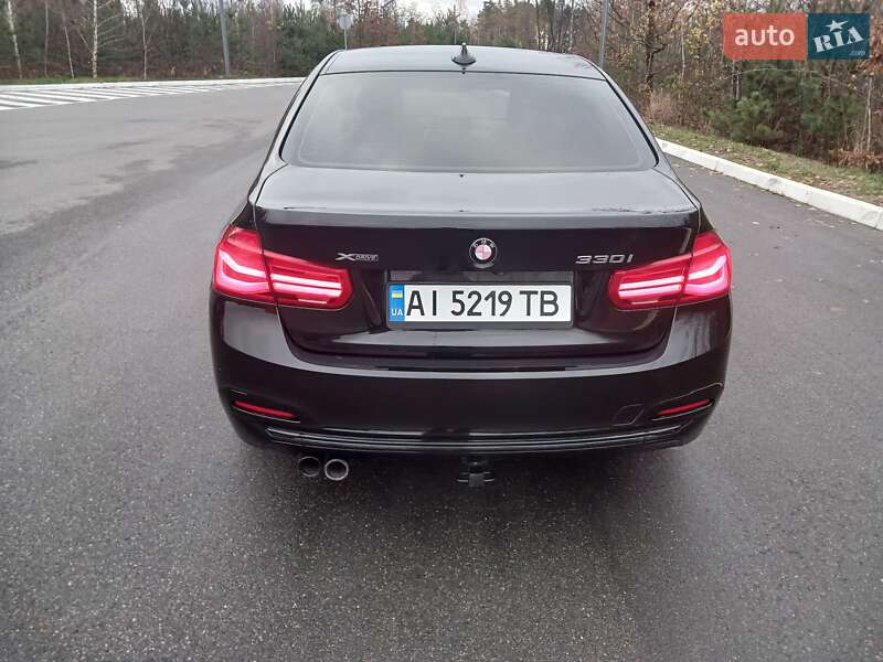 Седан BMW 3 Series 2017 в Киеве