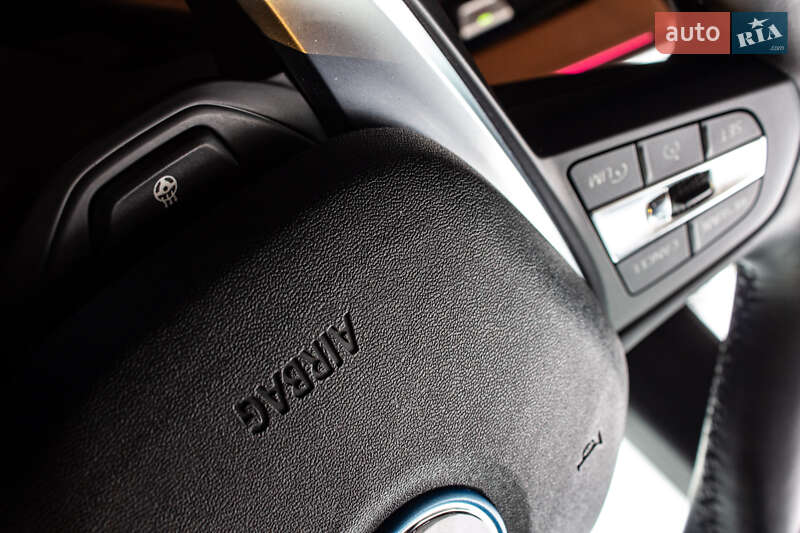 Седан BMW 3 Series 2022 в Львові