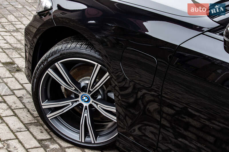 Седан BMW 3 Series 2022 в Львові