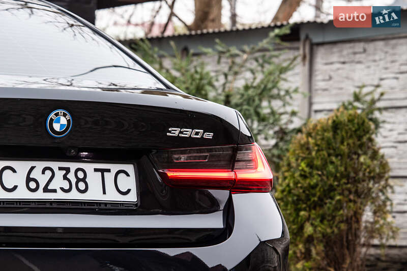 Седан BMW 3 Series 2022 в Львові