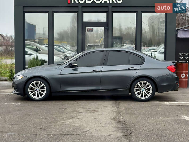 Седан BMW 3 Series 2015 в Кременчуге