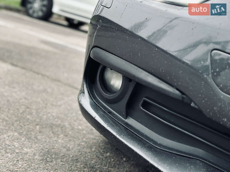 Седан BMW 3 Series 2015 в Кременчуге