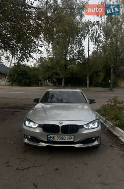 Седан BMW 3 Series 2013 в Корце