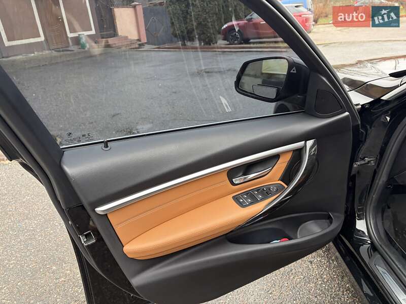 Седан BMW 3 Series 2018 в Киеве
