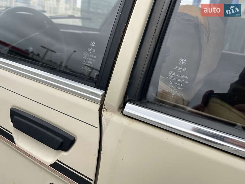 Седан BMW 3 Series 1983 в Харькове