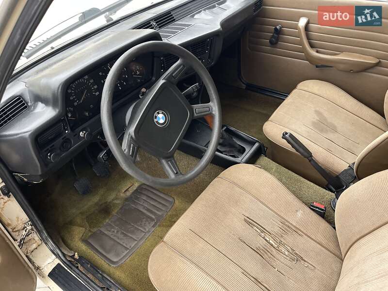 Седан BMW 3 Series 1983 в Харькове