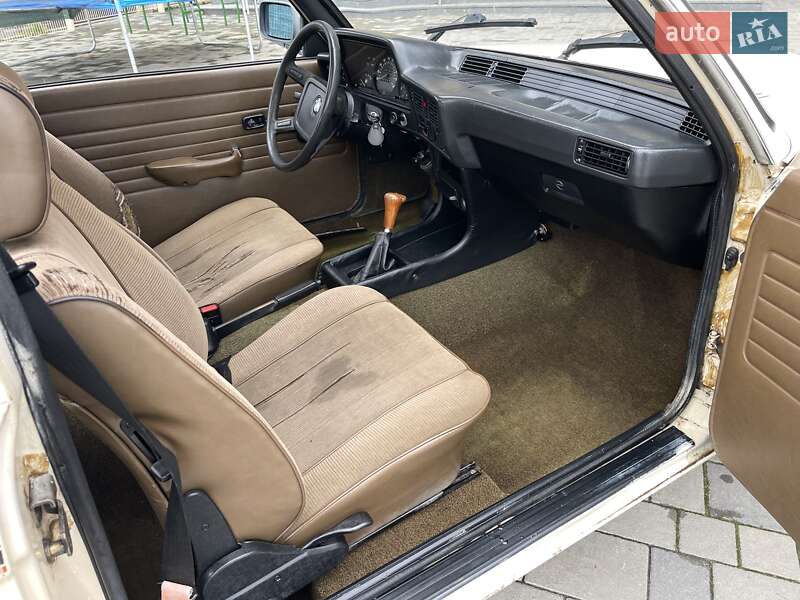Седан BMW 3 Series 1983 в Харькове