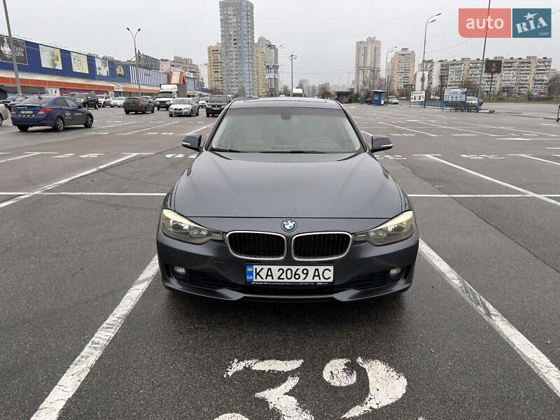 Седан BMW 3 Series 2013 в Киеве
