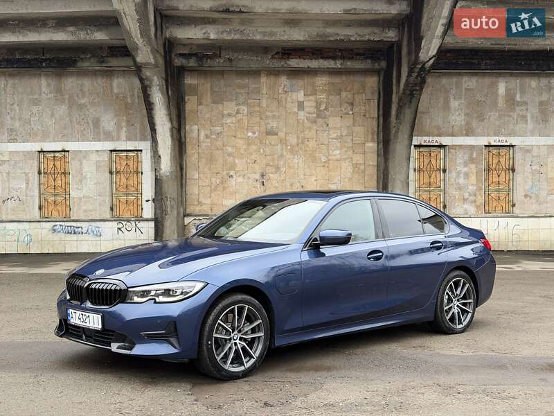 Седан BMW 3 Series 2021 в Ивано-Франковске