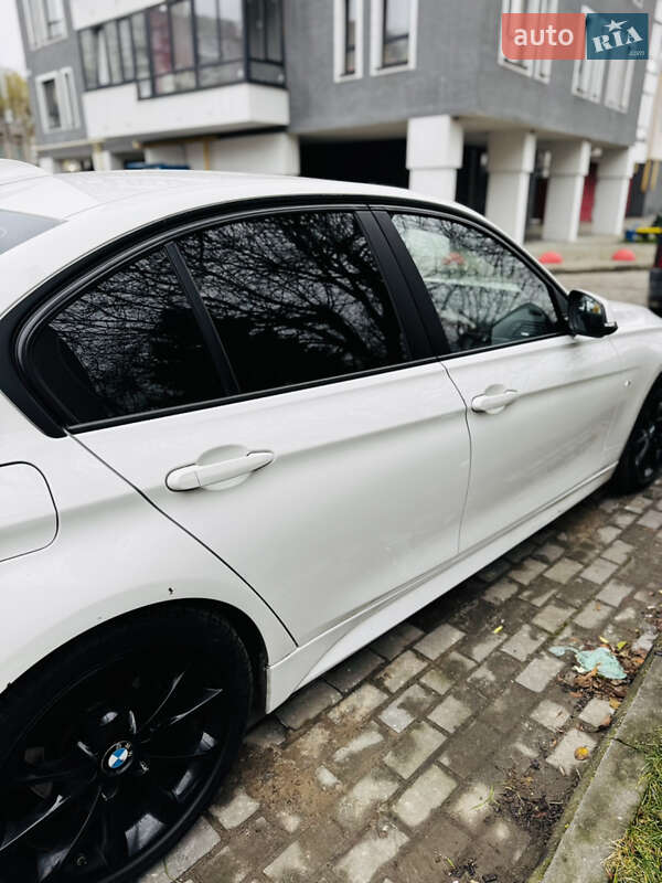 Седан BMW 3 Series 2013 в Львове