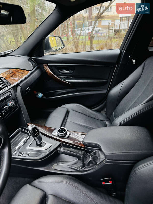 Седан BMW 3 Series 2013 в Львове