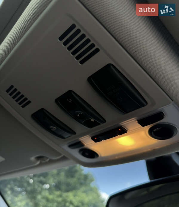 Седан BMW 3 Series 2011 в Днепре