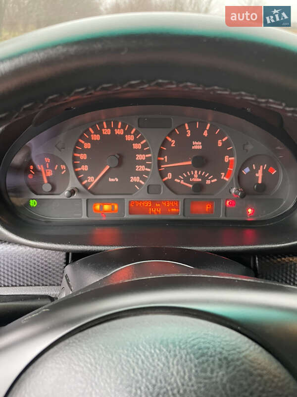 Седан BMW 3 Series 2002 в Киеве