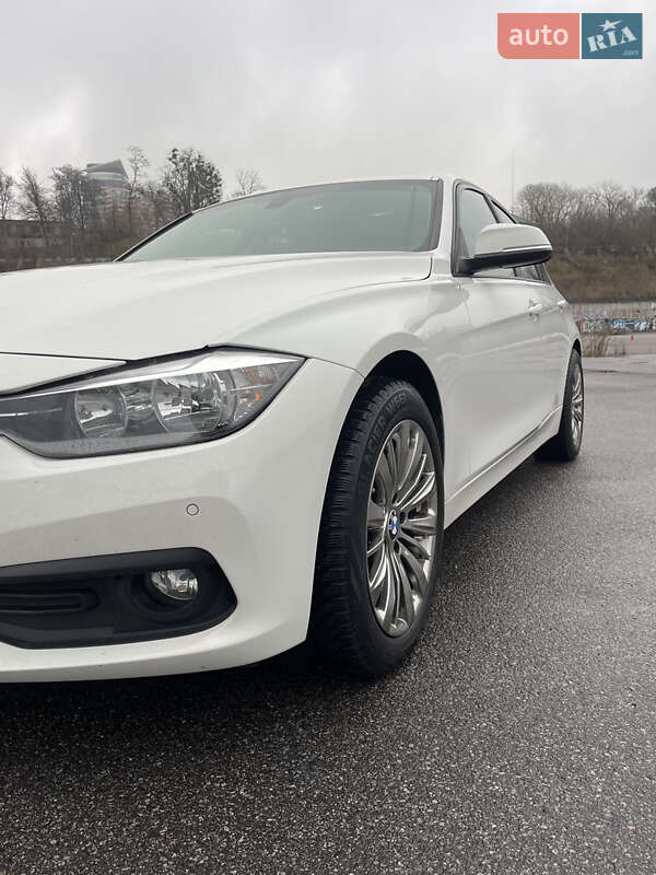 Седан BMW 3 Series 2015 в Бобрику