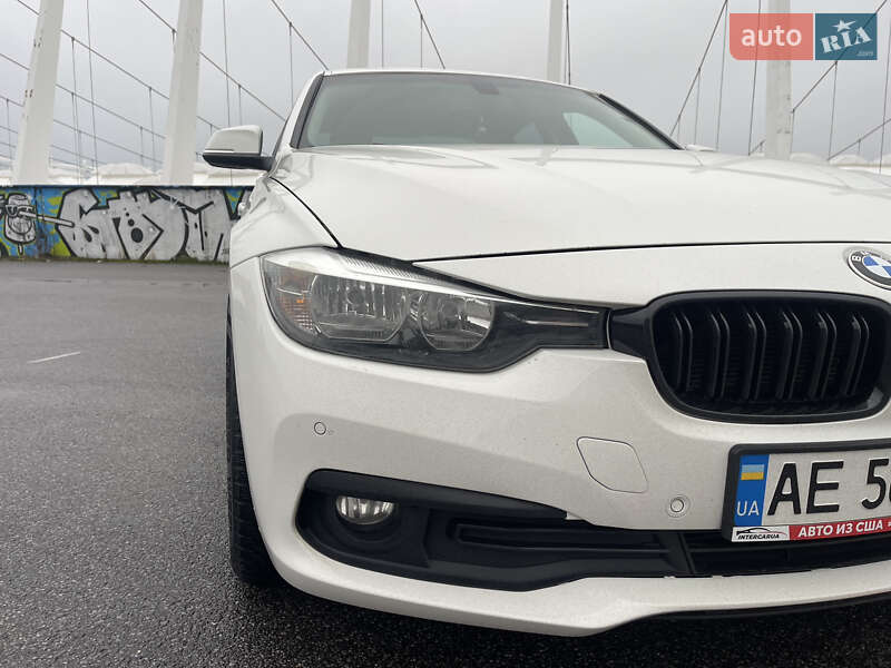 Седан BMW 3 Series 2015 в Бобрику