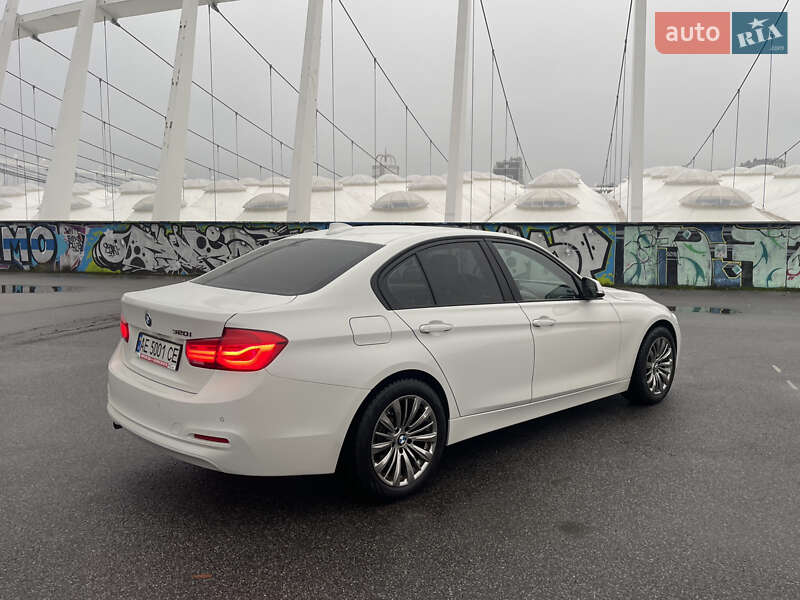 Седан BMW 3 Series 2015 в Бобрику