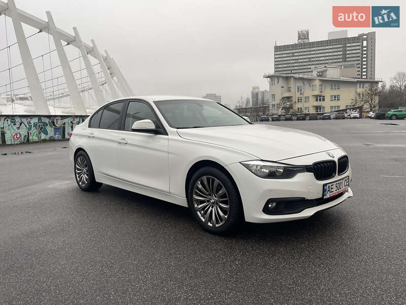 Седан BMW 3 Series 2015 в Бобрику