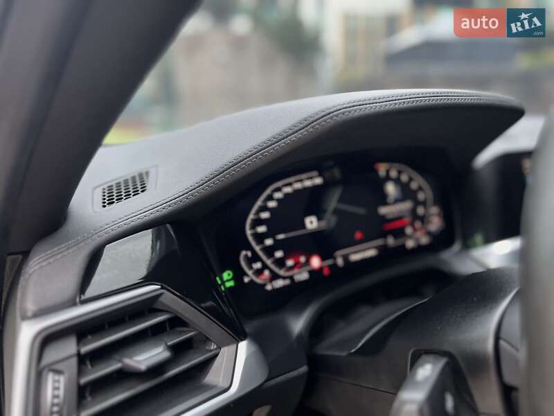 Седан BMW 3 Series 2019 в Киеве