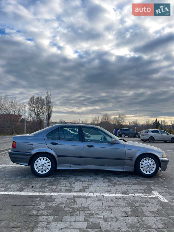 Седан BMW 3 Series 1995 в Львове фото 4 Седан BMW 3 Series 1995 в Львове