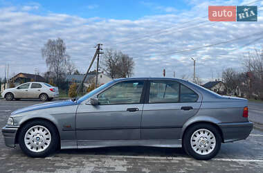 Седан BMW 3 Series 1995 в Львове