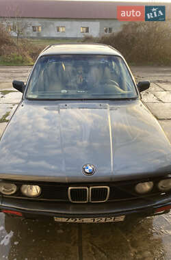 Седан BMW 3 Series 1988 в Хусті
