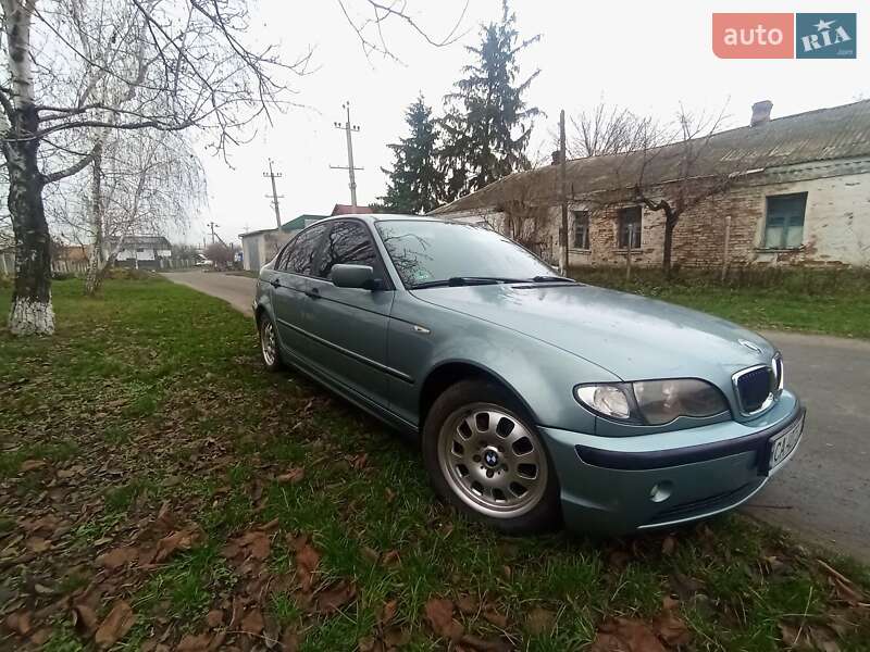 Седан BMW 3 Series 2004 в Новоархангельске