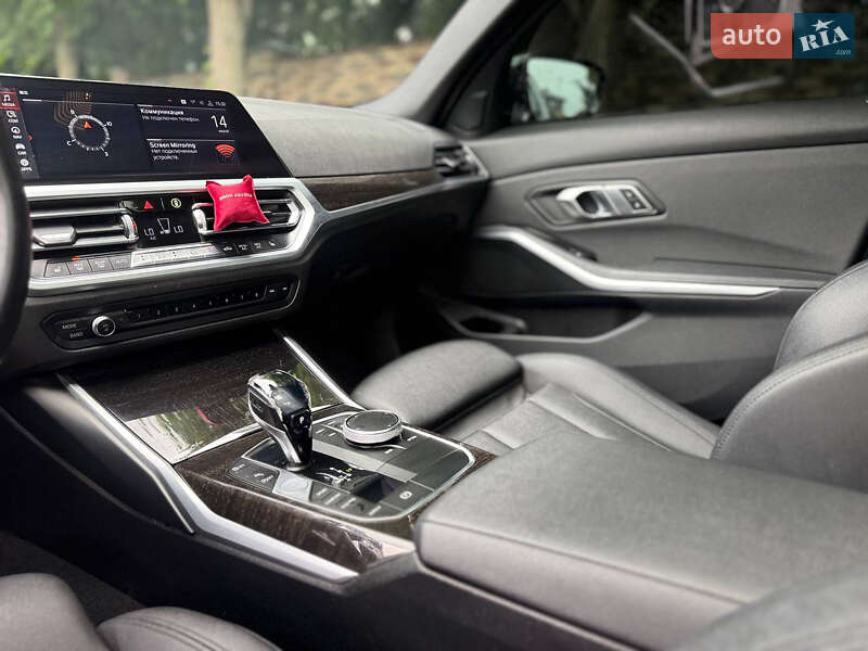 Седан BMW 3 Series 2019 в Києві