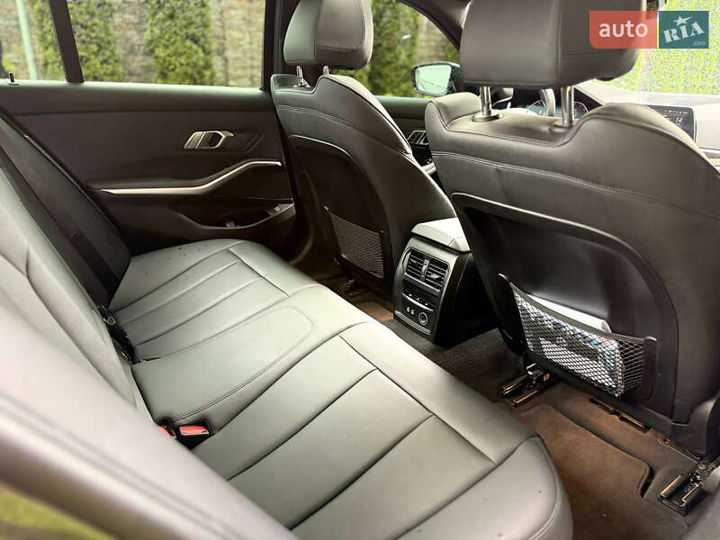 Седан BMW 3 Series 2019 в Києві