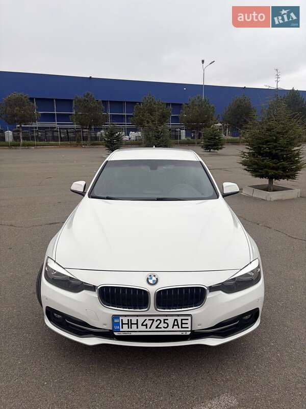 Седан BMW 3 Series 2017 в Одессе