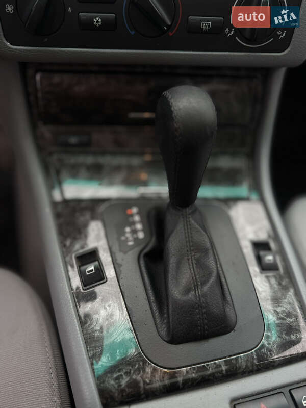 Седан BMW 3 Series 2001 в Виннице