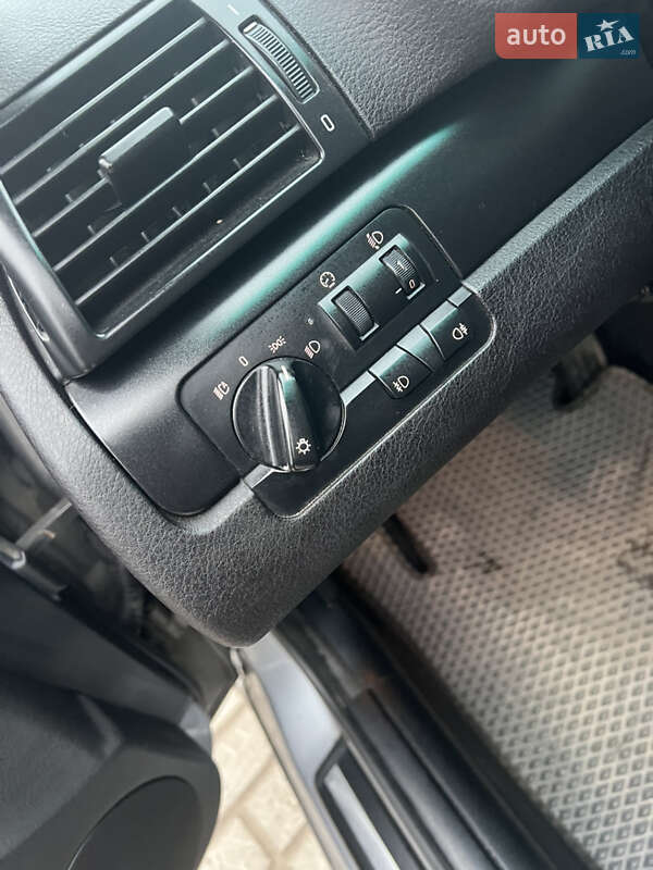 Универсал BMW 3 Series 2004 в Ровно