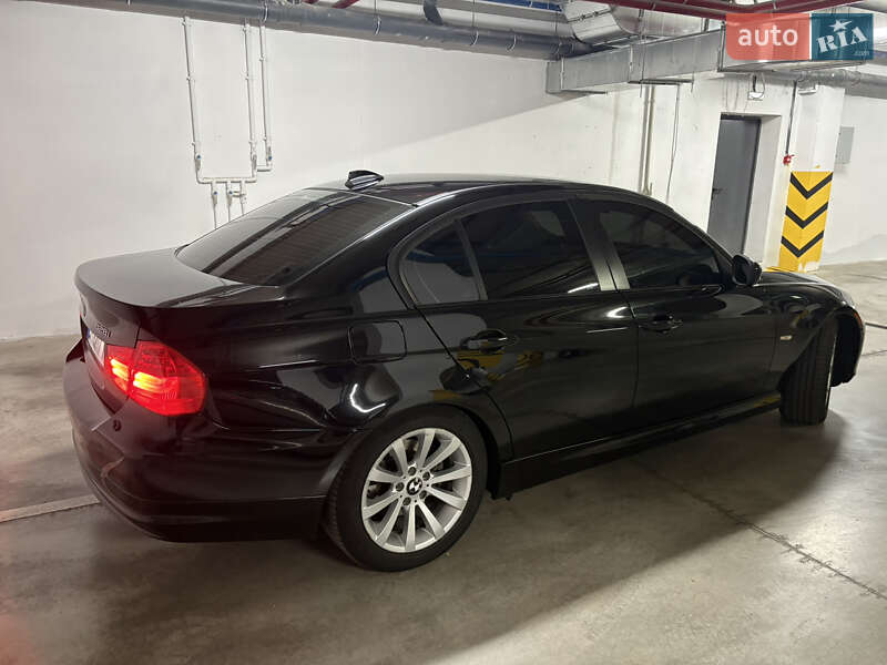 Седан BMW 3 Series 2011 в Николаеве