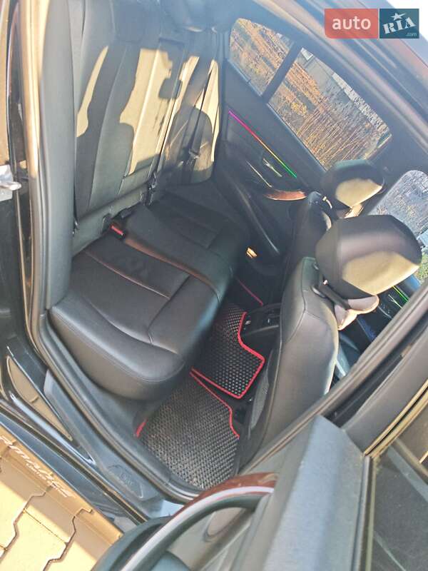 Седан BMW 3 Series 2014 в Чернівцях