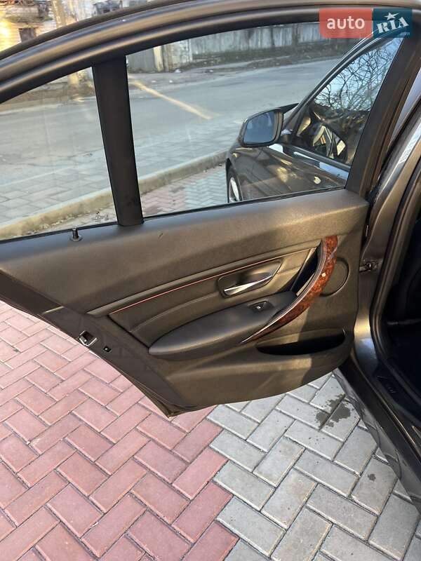 Седан BMW 3 Series 2014 в Киеве