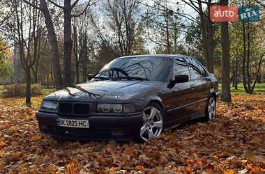 Седан BMW 3 Series 1993 в Рівному