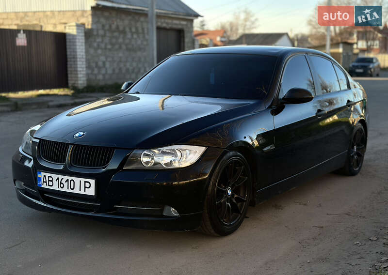 Седан BMW 3 Series 2005 в Могилев-Подольске