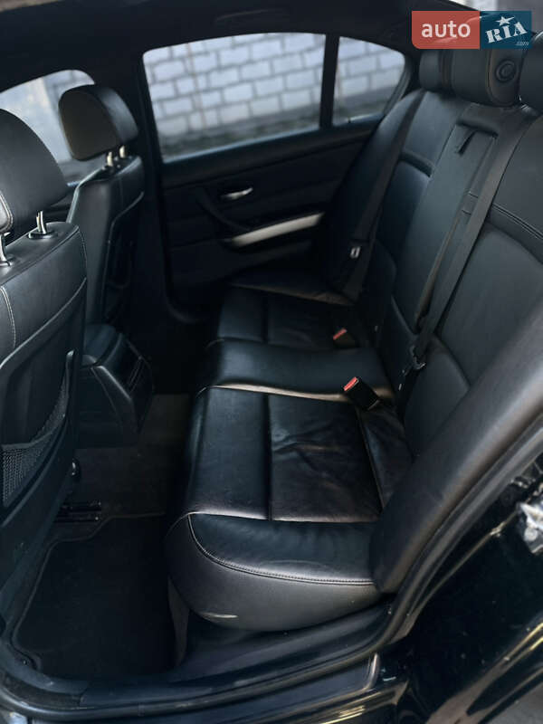 Седан BMW 3 Series 2005 в Могилев-Подольске