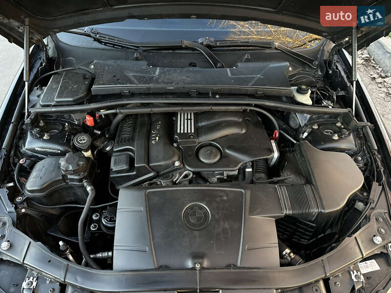 Седан BMW 3 Series 2005 в Могилев-Подольске