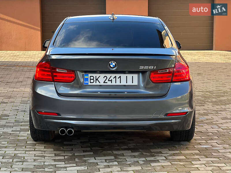 Седан BMW 3 Series 2012 в Марганце