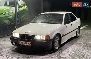 Седан BMW 3 Series 1994 в Бучі