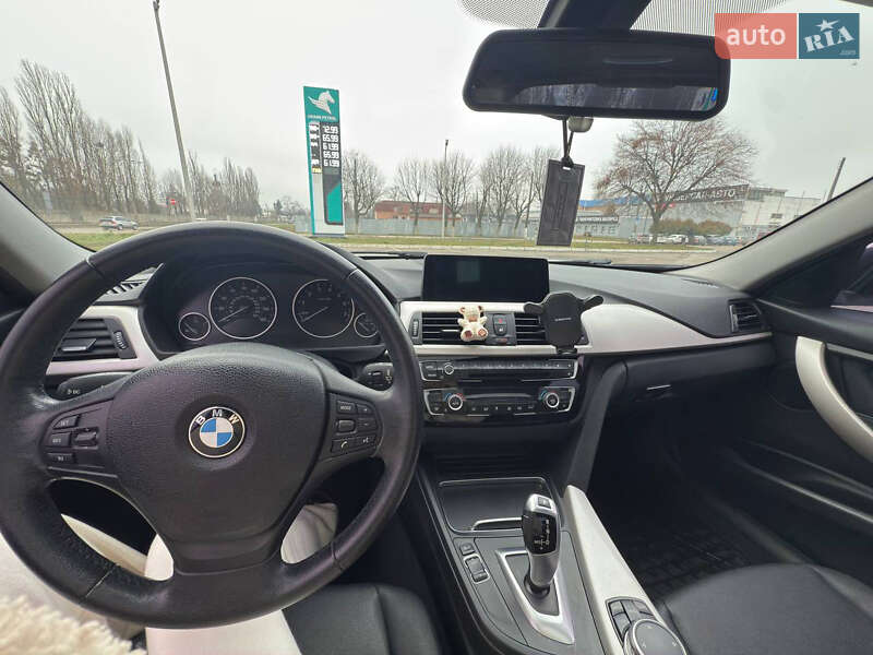Седан BMW 3 Series 2016 в Киеве