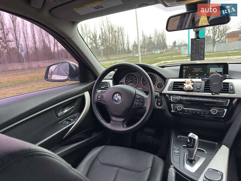 Седан BMW 3 Series 2016 в Киеве