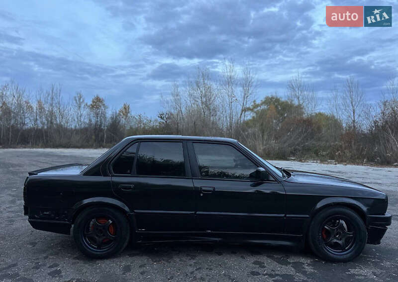 Седан BMW 3 Series 1988 в Кременці