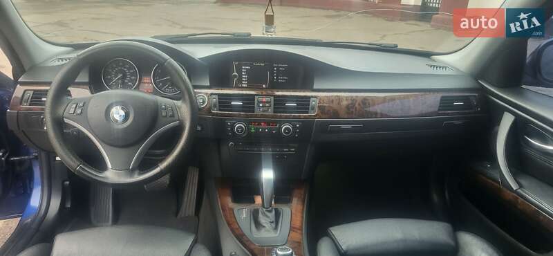 Седан BMW 3 Series 2010 в Кривому Розі